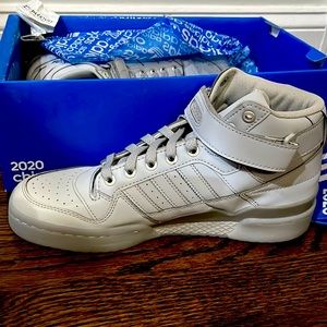 NWOT Adidas Forum Sneakers